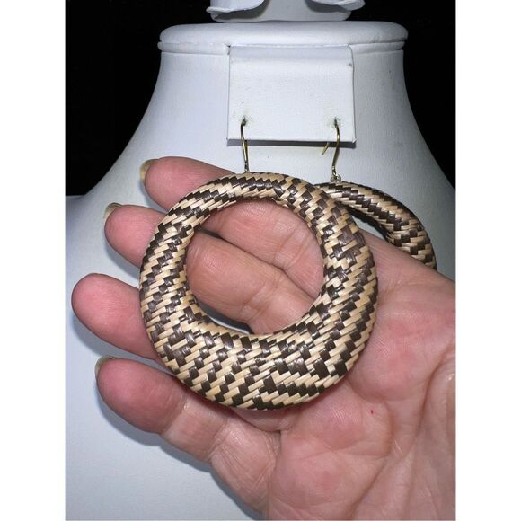 Vintage MCM Raffia Weaved Hoop Dangle Earrings - Picture 3 of 7